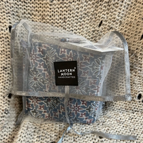 Lantern Moon Knit Out Box - Picture 1 of 9